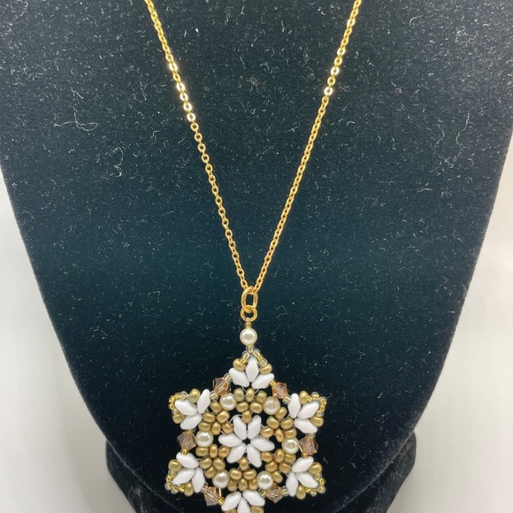 Gold Tone White Czech Glass Hand Beaded Snowflake Pendant Necklace - Picture 4 of 11